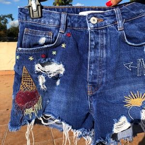 ZARA HIGH WAISTED RIPPED BLUE JEAN SHORTS!
